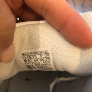 Men’s adidas shell top high top sneakers . Worn once.